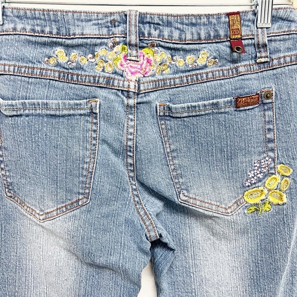 Zana Di Womens 90s Y2K Floral Embroidered Rhinestone Low Rise Flare Jean Size 9 - Picture 6 of 15